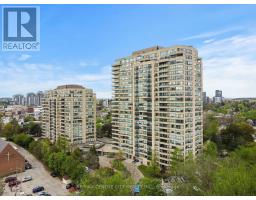 808 - 4 WILLOW STREET - 35
