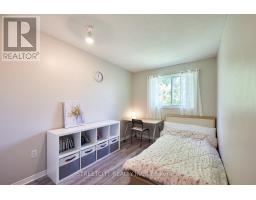 16 - 1535 TROSSACKS AVENUE - 15