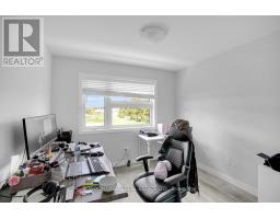 28 - 3380 SINGLETON AVENUE - 33