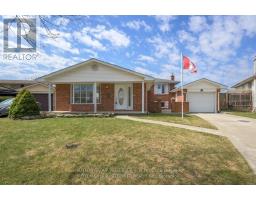 144 MERIDENE CRESCENT W - 2