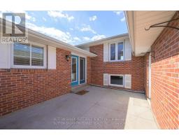 144 MERIDENE CRESCENT W - 3