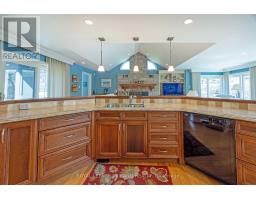 3 OLD OAK LANE - 11