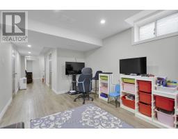 1226 DARNLEY BOULEVARD - 32