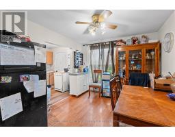 20 - 20 ST CHARLES PLACE - 12
