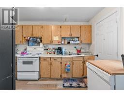 20 - 20 ST CHARLES PLACE - 14