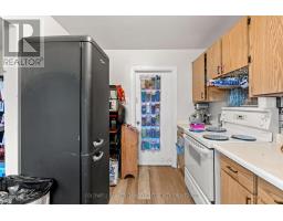 20 - 20 ST CHARLES PLACE - 16