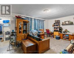 20 - 20 ST CHARLES PLACE - 8