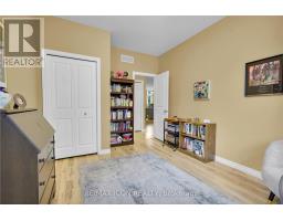 34 OAKWOOD LINKS LANE - 24