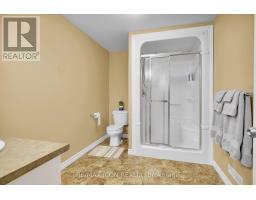 34 OAKWOOD LINKS LANE - 38