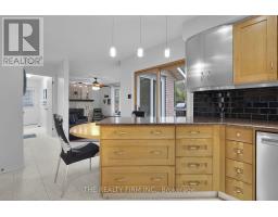 47 NANETTE DRIVE - 19