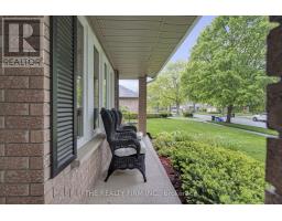 47 NANETTE DRIVE - 4