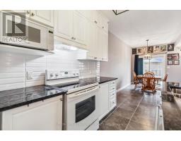 1852 FOXRIDGE CRESCENT - 18