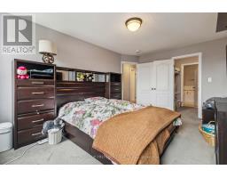 1852 FOXRIDGE CRESCENT - 34