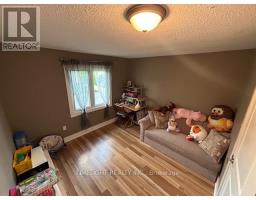 71 ERICA CRESCENT - 19