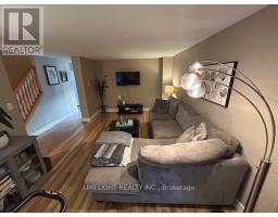 71 ERICA CRESCENT - 8