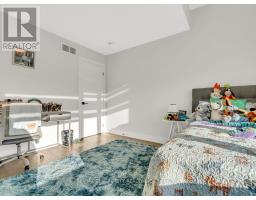 2096 CORONATION DRIVE - 31