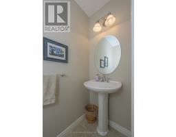1585 BLACKMAPLE CRESCENT - 32