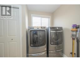 1585 BLACKMAPLE CRESCENT - 33