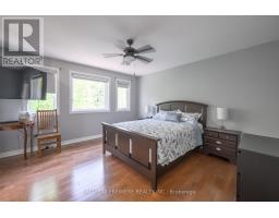 1585 BLACKMAPLE CRESCENT - 34