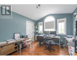 1585 BLACKMAPLE CRESCENT - 40