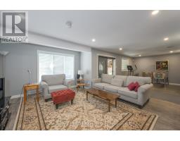 1585 BLACKMAPLE CRESCENT - 44
