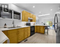 863 COLBORNE STREET N - 25