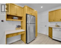 863 COLBORNE STREET N - 26