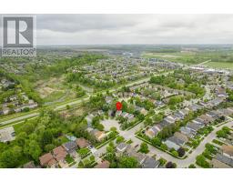 528 SPRUCEWOOD DRIVE - 33