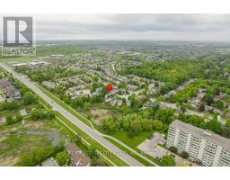 528 SPRUCEWOOD DRIVE - 35