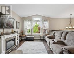 10 SCHREYER DRIVE - 6