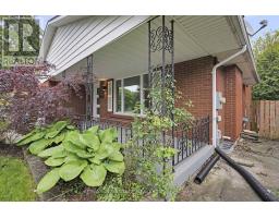 300 BRIARHILL AVENUE - 4