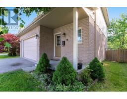 31 - 960 BITTERBUSH CRESCENT - 3