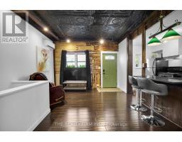 132 BRISCOE STREET E - 5