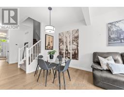 10 - 2427 DAISY BEND - 10