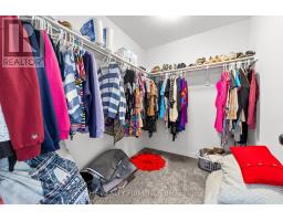 10 - 2427 DAISY BEND - 16