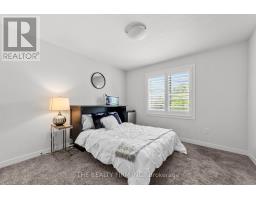 10 - 2427 DAISY BEND - 18