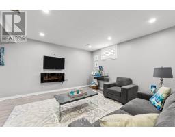 10 - 2427 DAISY BEND - 25