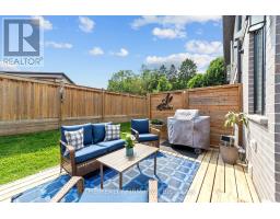 10 - 2427 DAISY BEND - 32