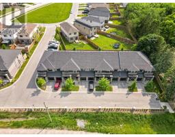 10 - 2427 DAISY BEND - 35