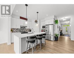 10 - 2427 DAISY BEND - 7