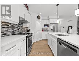 10 - 2427 DAISY BEND - 8