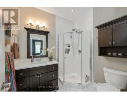 32 WILLIS AVENUE - 16