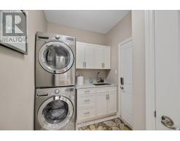 32 WILLIS AVENUE - 17