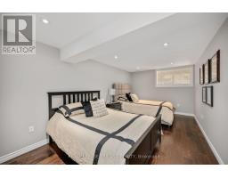 32 WILLIS AVENUE - 19