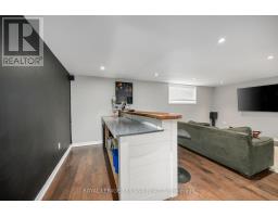 32 WILLIS AVENUE - 23
