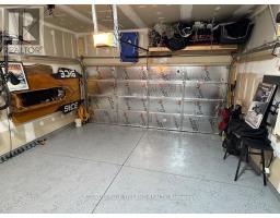 32 WILLIS AVENUE - 25