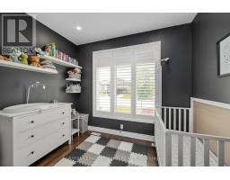 32 WILLIS AVENUE - 6