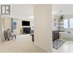 37 - 1061 EAGLETRACE DRIVE - 21