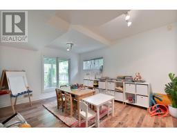 27 GLENRIDGE CRESCENT - 33