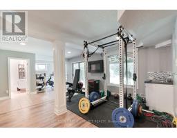27 GLENRIDGE CRESCENT - 34